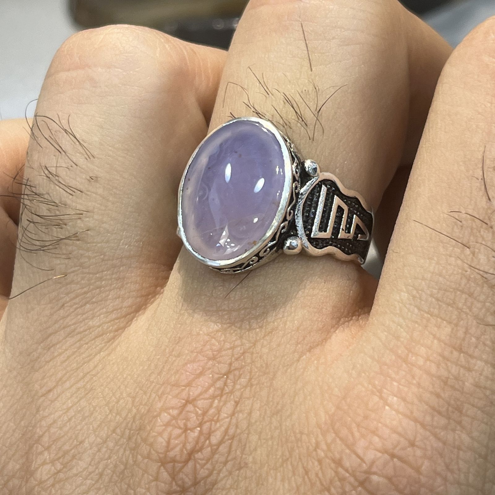 انگشتر نقره مردانه مدل سیاه قلم دستساز مزین به عقیق یمنی کبود 43-24 - - 9