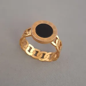 انگشتر زنانه مدل نگین دار طرح زنجیری 