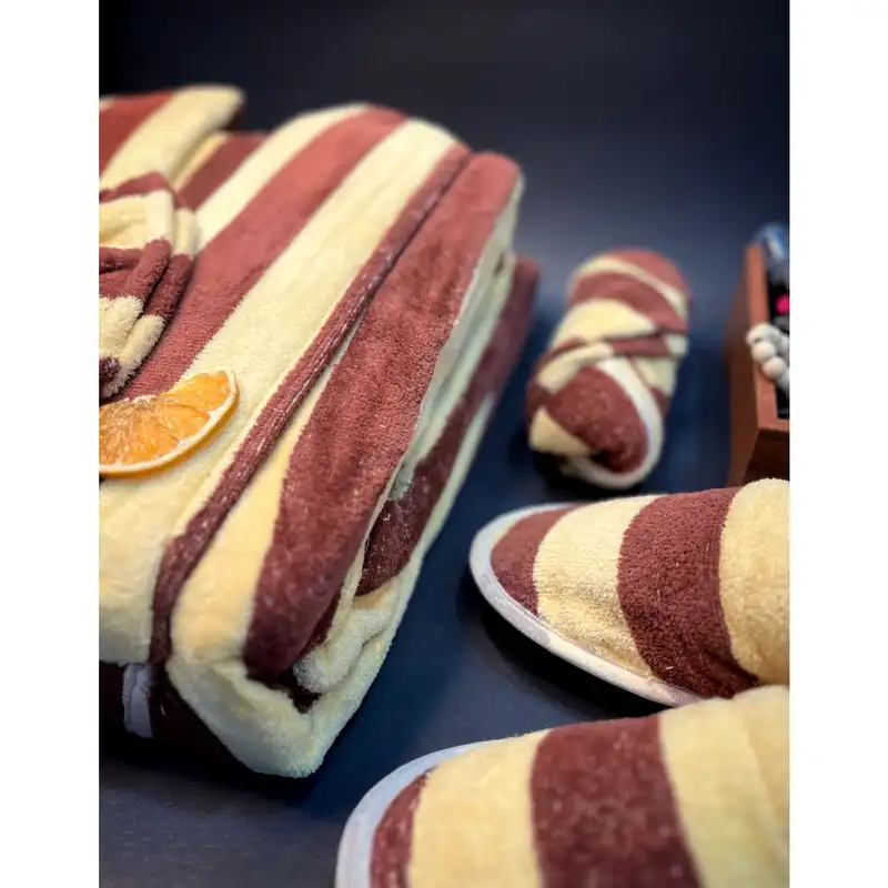 سرویس حوله پالتویی ۴ تکه حریرناز مدل سافت کد HZ01 سایز ۱۲۵