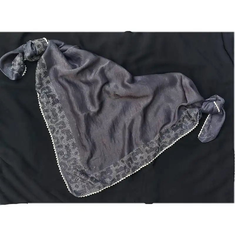 روسری زنانه مدل کوپرا مجلسی نگین دار و مروارید دوزی قواره 106