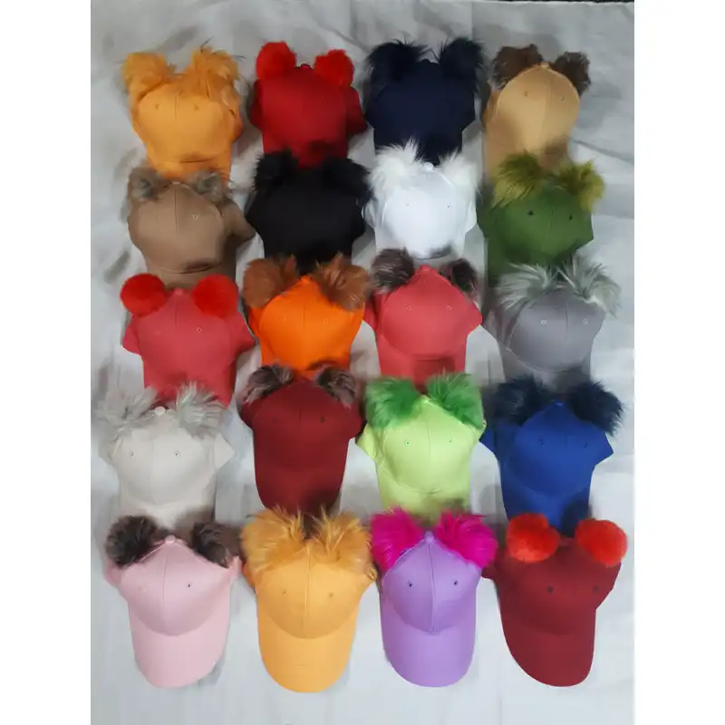 کلاه کپ مدل پوم دار