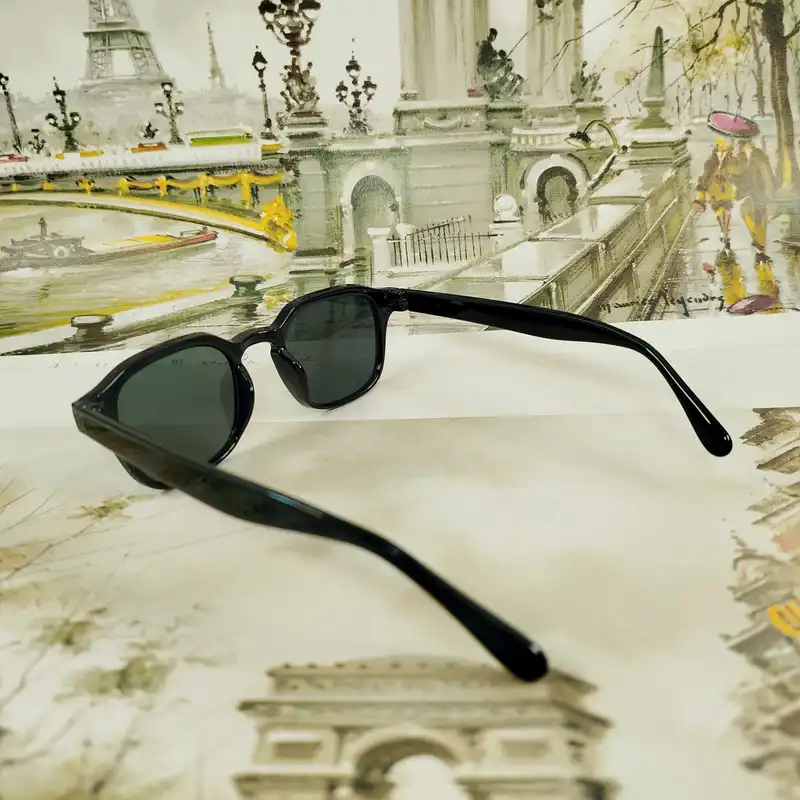 عینک آفتابی بچگانه مدل CH16 کد BL