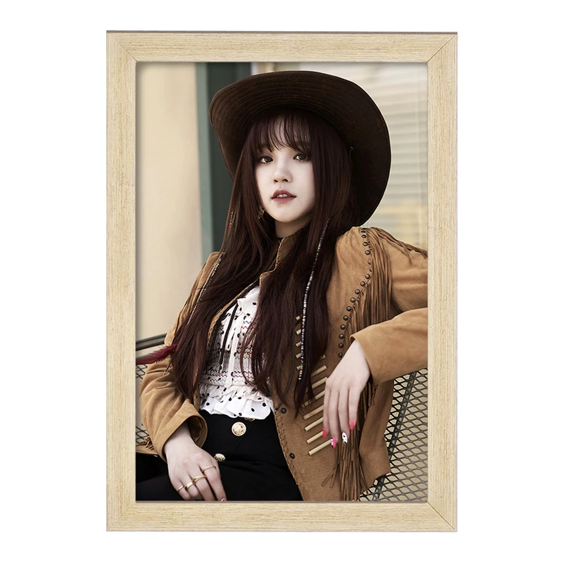 تابلو خندالو مدل یوکی گروه جی آیدل GIdle  کد 19510