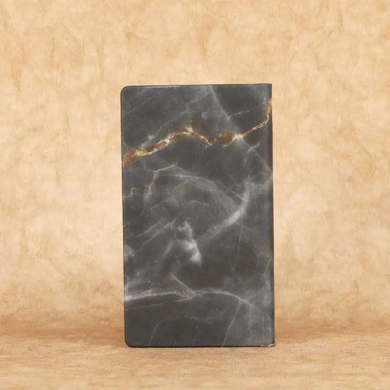 سالنامه سال 1401 مدل استون کاور