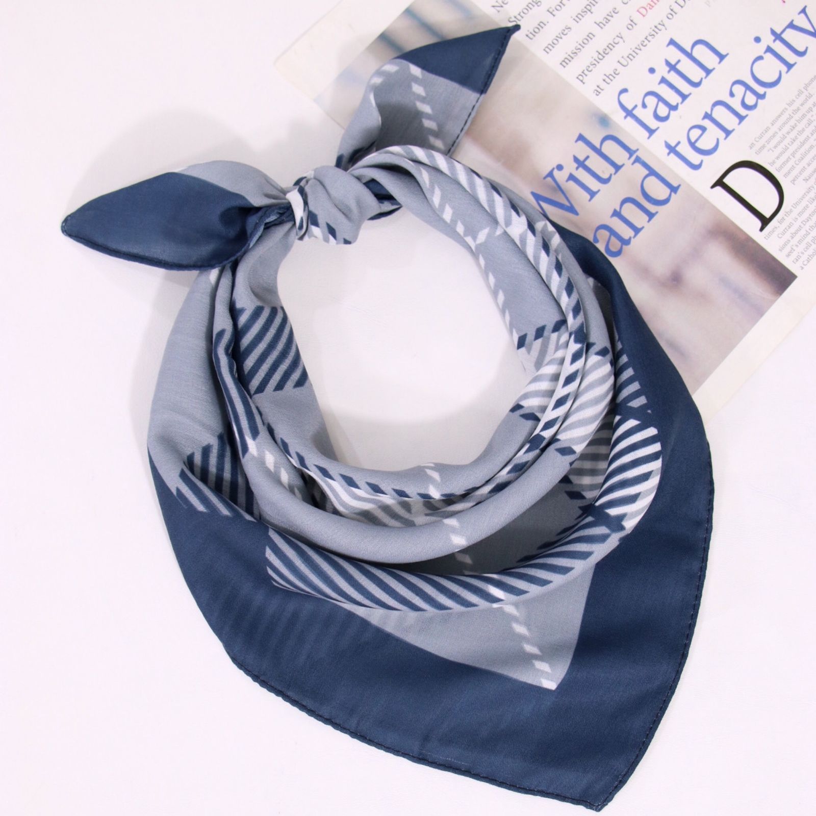 دستمال سر و گردن زنانه مدل مینی طرح چهارخونه جدید پاییزی کد a-2348 -  - 2