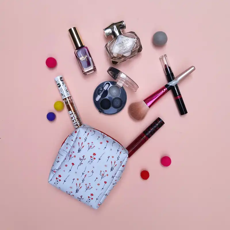 کیف لوازم آرایش زنانه طرح گلریز مدل CB-007