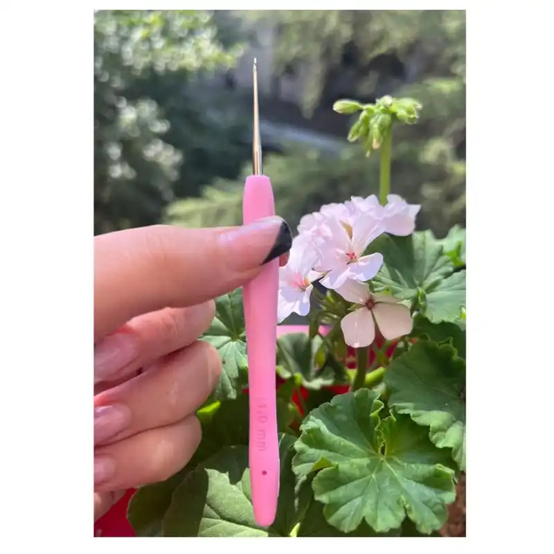 قلاب بافتنی مدل ZHL-1 به همراه سنجاق نشانه گذار بافتنی و سوزن دوخت کاموا مجموعه 4 عددی