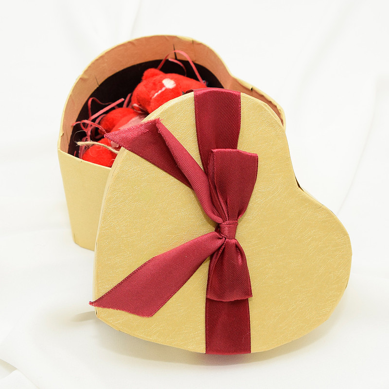 ست مناسبتی روز عشق مدل قلب و خرس و دسته گل کد 01 مجموعه 3 عددی