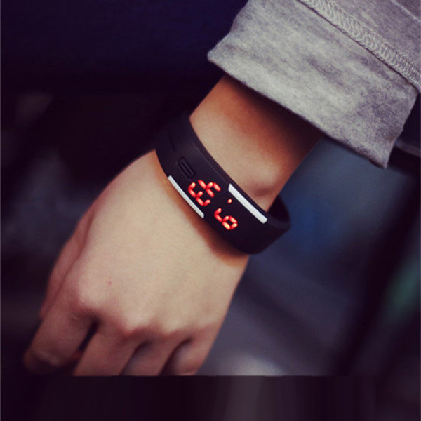 ساعت مچی دیجیتال کد 18