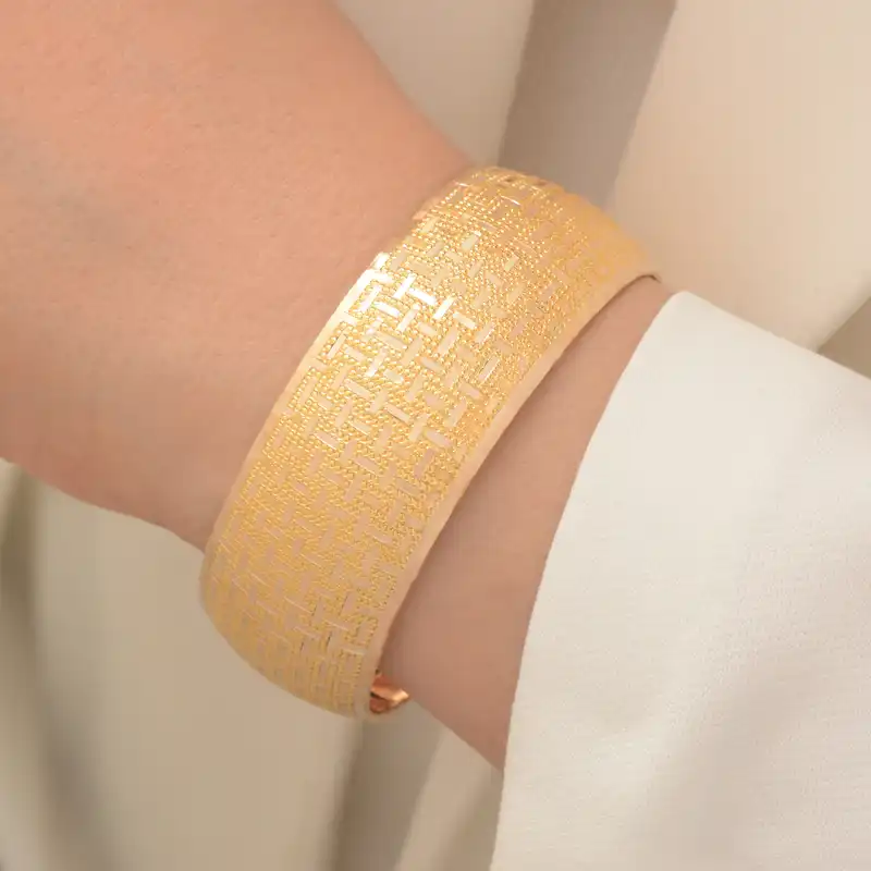 النگو طلا 18 عیار زنانه طلای مستجابی مدل ایفل کد 1