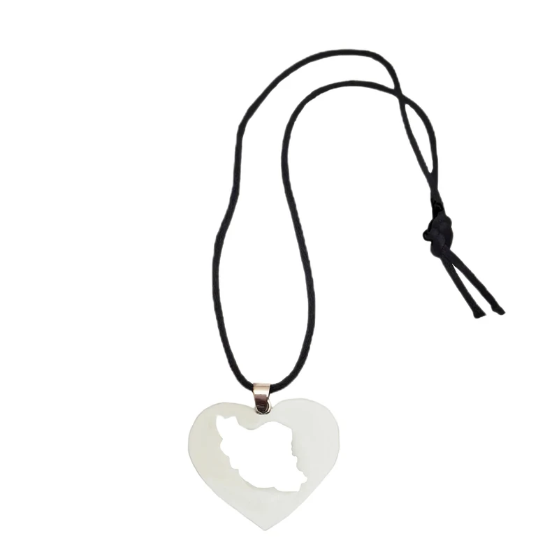 آویز تزئینی خودرو طرح نقشه ایران مدل قلب من ایران