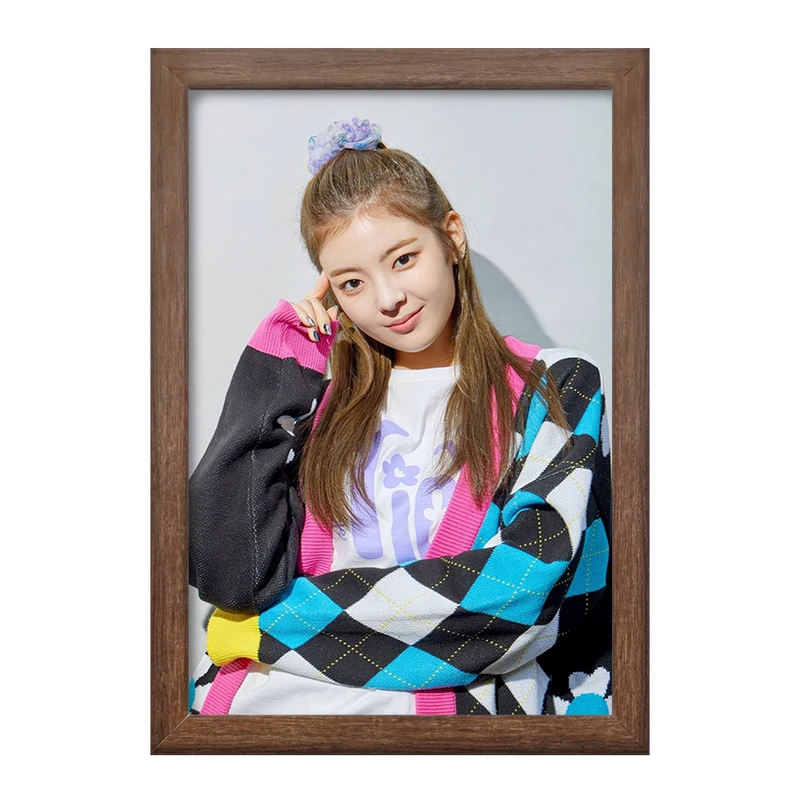 تابلو خندالو طرح لیا گروه ایتزی ITZY  کد 20194