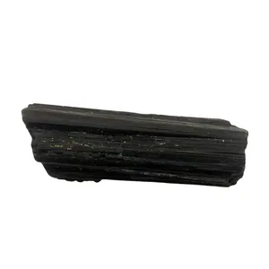سنگ راف مدل تورمالین سیاه کد tor135