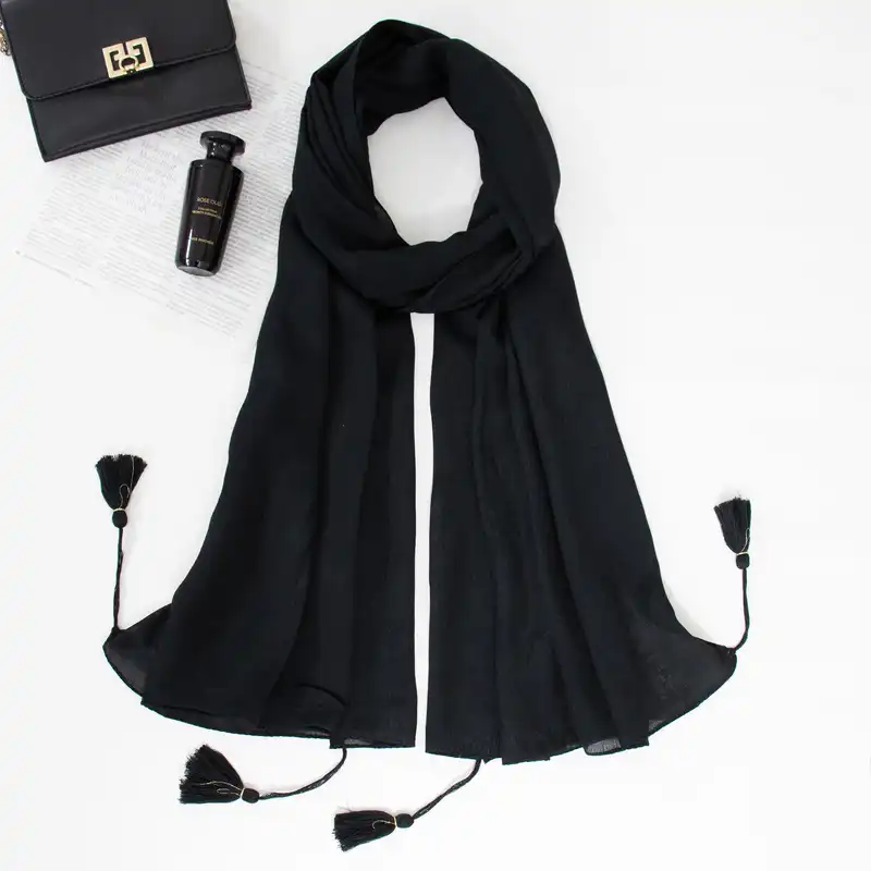 شال زنانه مدل  بهاری منگوله دار ساده b-2085