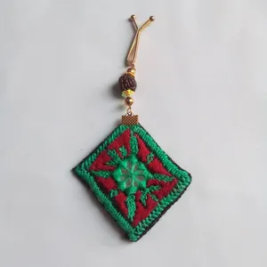 گیره روسری زنانه مدل سوزن دوزی کد 001