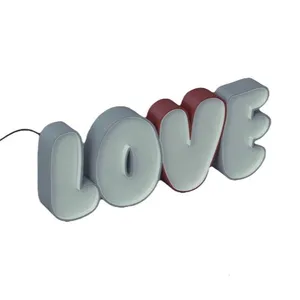 چراغ رومیزی طرح LOVE
