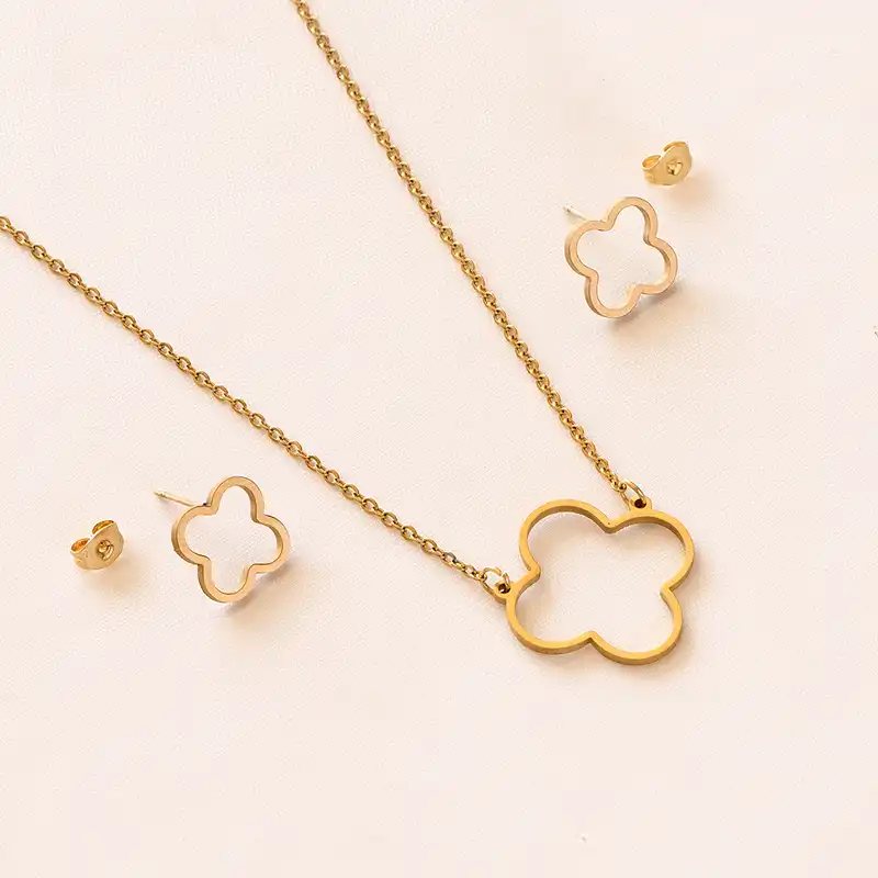 نیم ست زنانه مدل گل چهار پر کد tdn437