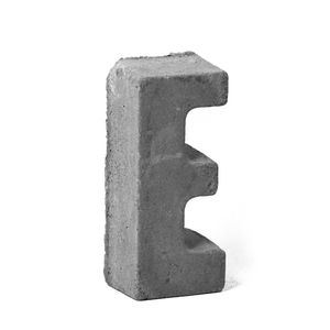 نقد و بررسی مجسمه بتنی طرح حروف مدل letter E توسط خریداران