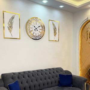 نقد و بررسی ساعت دیواری اِلِنسی مدل وان یکاد توسط خریداران
