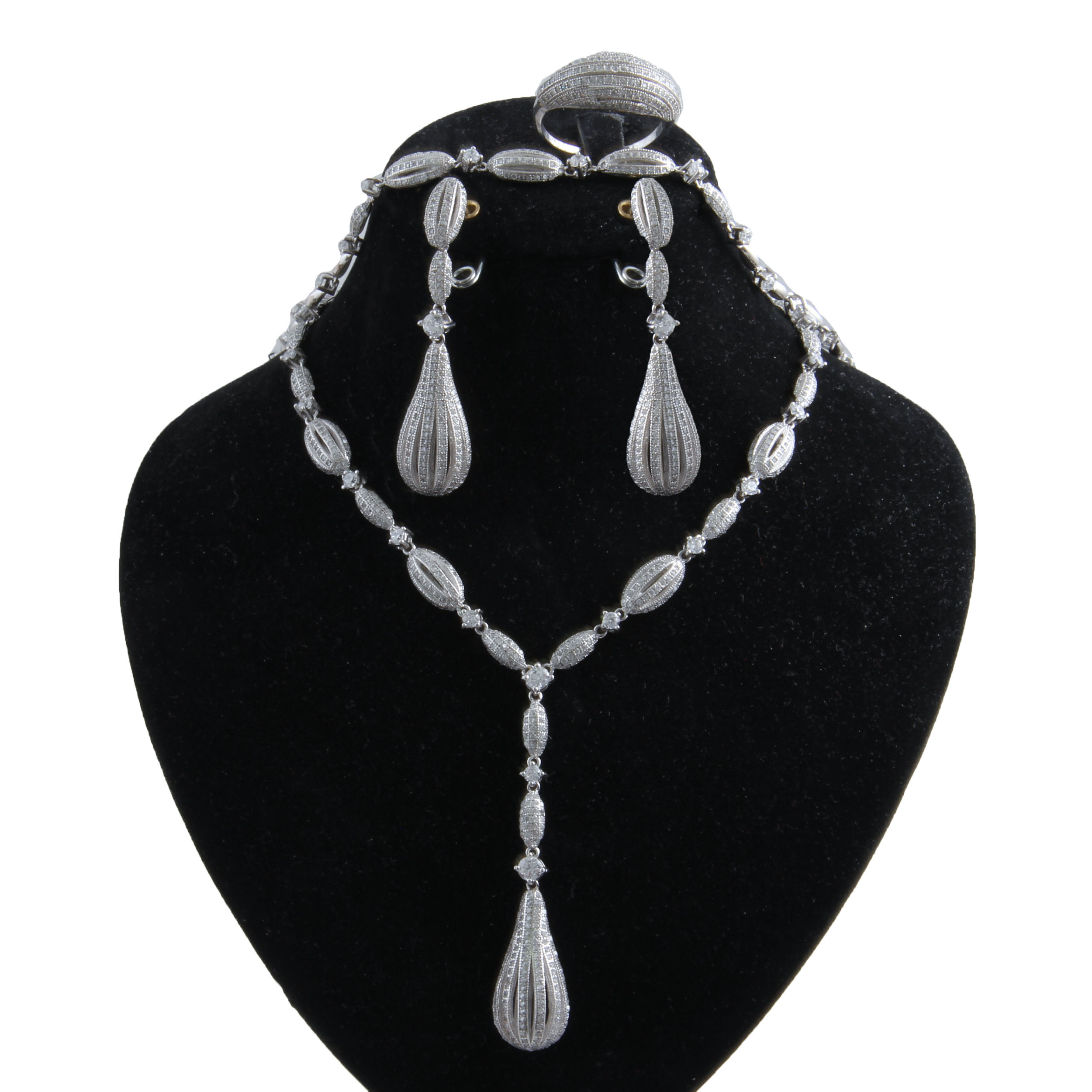 ست نقره زنانه بازرگانی میلادی مدل مدرن کد NTR_343