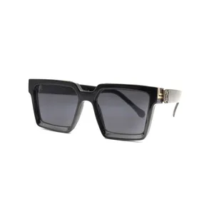 عینک آفتابی مربعی زنانه مدل ۹۶۰۰۶