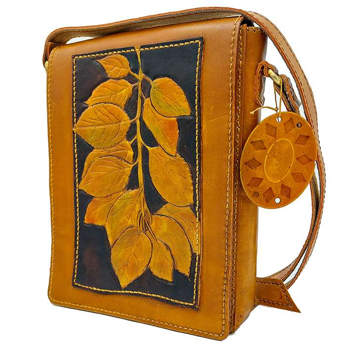 کیف رودوشی چرمی مدل حکاکی برگ کد 01