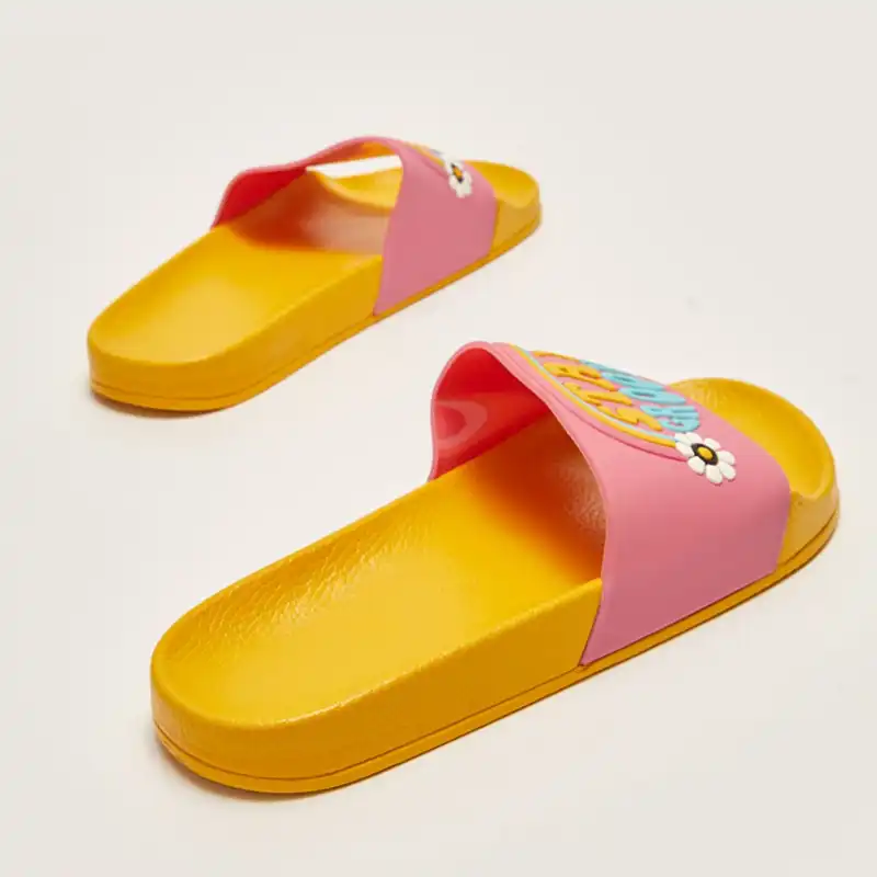 دمپایی زنانه ال سی وایکیکی مدل آنتی شوک Stay Groovy