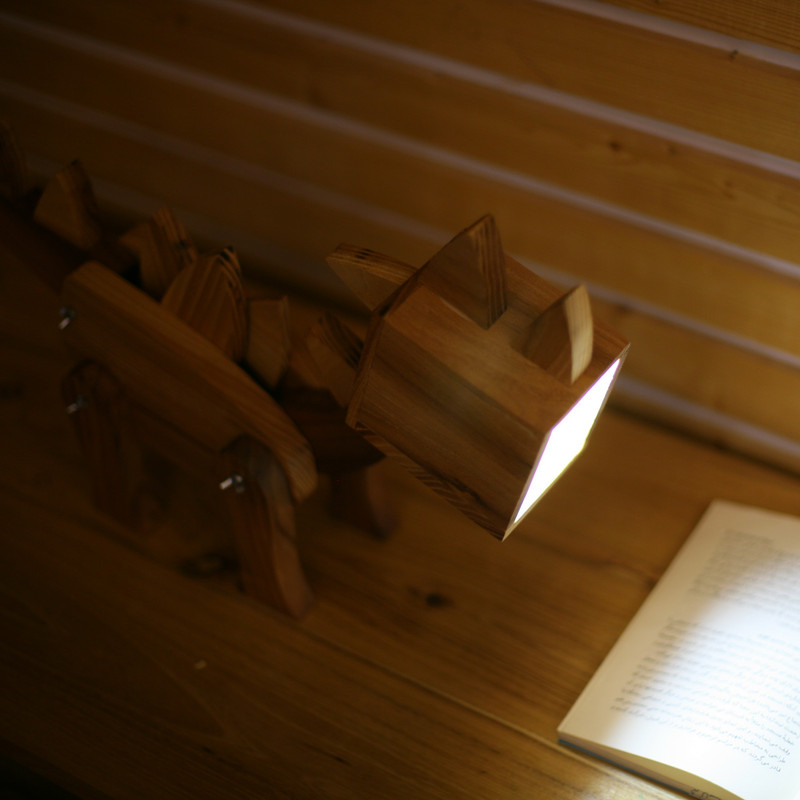 چراغ مطالعه طرح دایناسور مدل Stego