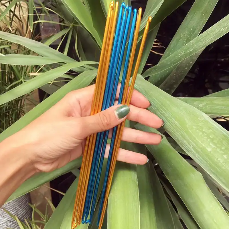 قلاب بافتنی مدل TN-3.5 کد 3.5 به همراه سنجاق نشانه گذار و سوزن دوخت کاموا مجموعه 4 عددی