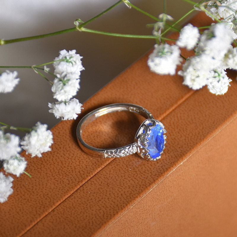 انگشتر نقره زنانه نقره جات لطفی مدل توپاز کد ANZS05E07 انگشتر نقره زنانه نقره جات لطفی مدل توپاز کد ANZS05E07