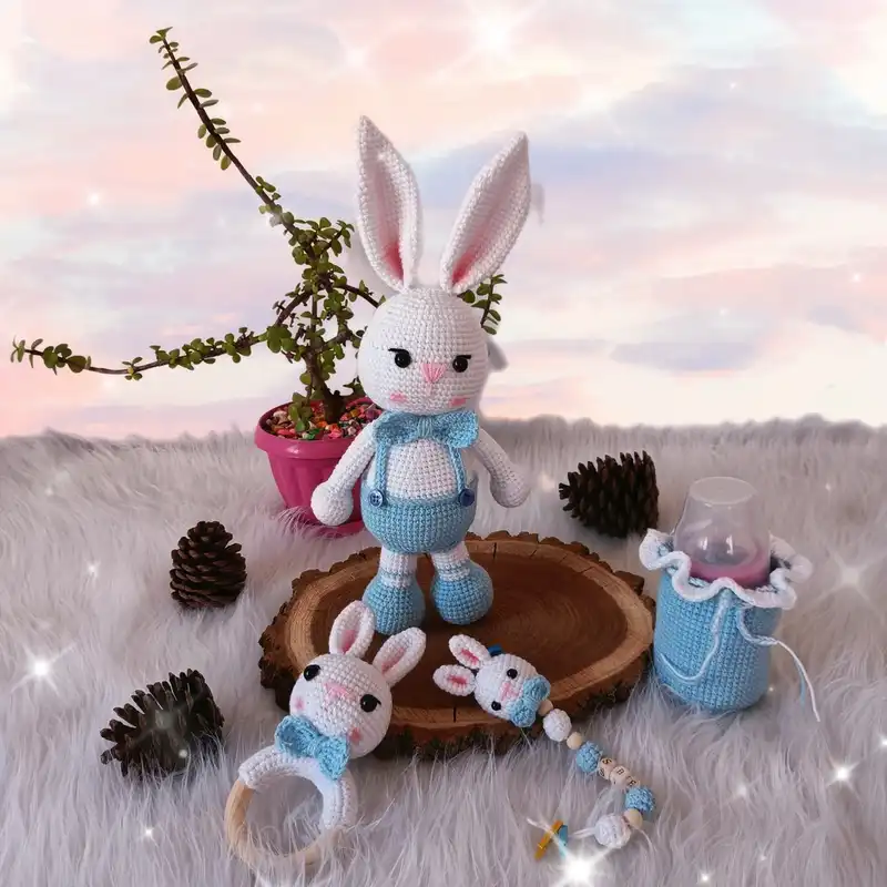 عروسک بافتنی مدل جغجغه طرح خرگوش کد 30501 مجموعه 4 عددی