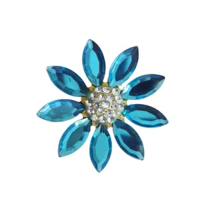 گل سینه زنانه مدل شکوفه