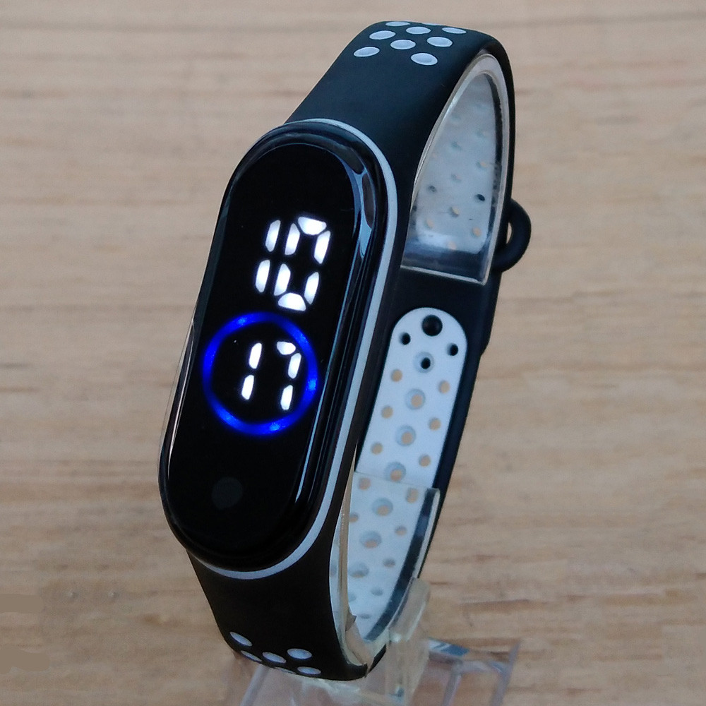 ساعت مچی دیجیتال مدل LED کد 12 ساعت مچی دیجیتال مدل LED کد 12