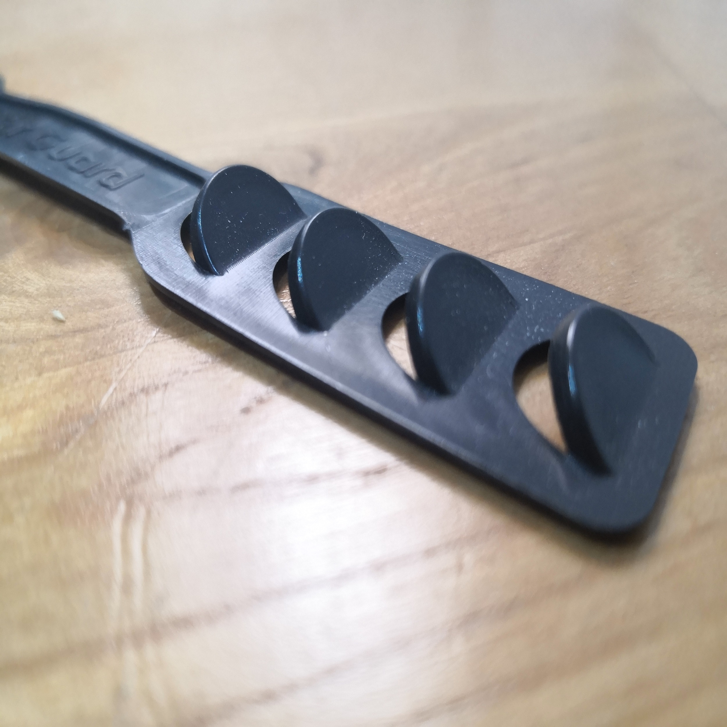 گیره نگهدارنده بند ماسک صورت مدل MPC3E بسته 25 عددی گیره نگهدارنده بند ماسک صورت مدل MPC3E بسته 25 عددی