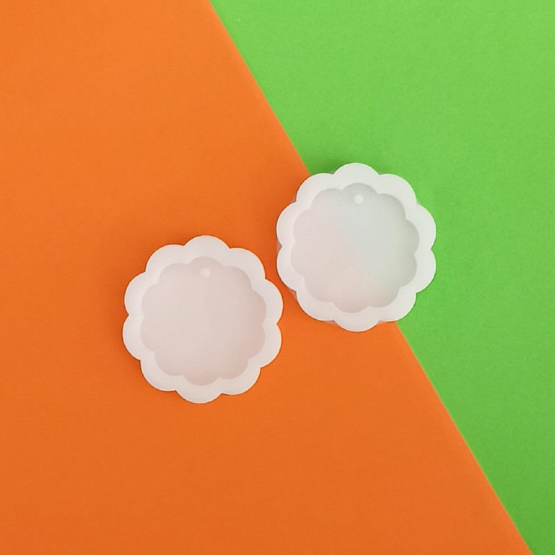 قالب رزین مدل آویز طرح شکوفه بسته 2 عددی