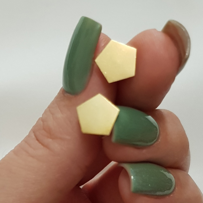 گوشواره دخترانه مدل آینه ای شش ضلعی 3238 گوشواره دخترانه مدل آینه ای شش ضلعی 3238