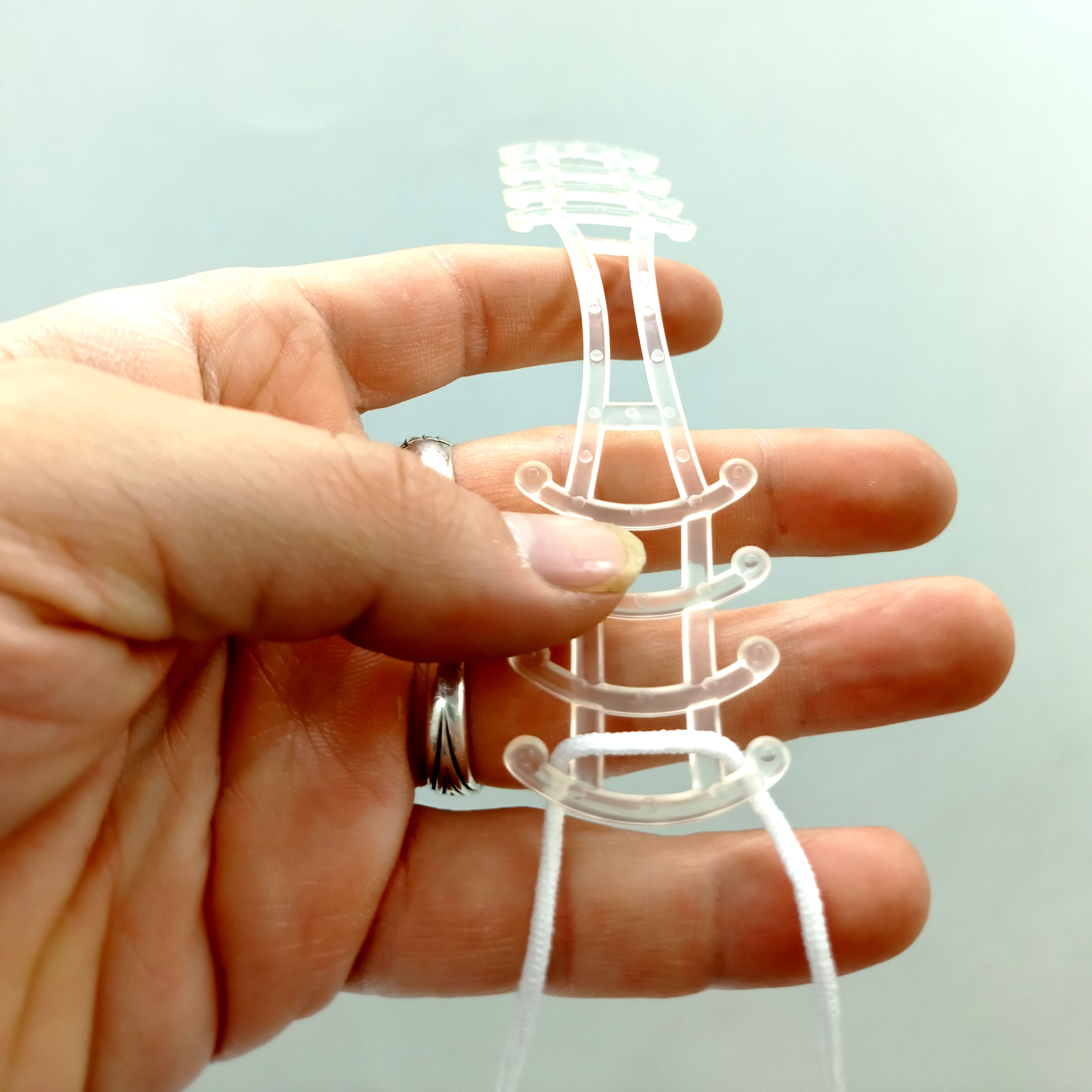 گیره نگهدارنده بند ماسک پارسا مدل PF1000 گیره نگهدارنده بند ماسک پارسا مدل PF1000