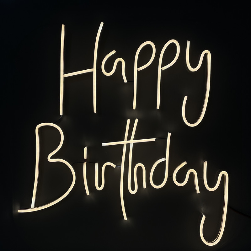 چراغ دیواری طرح مراسم تولد