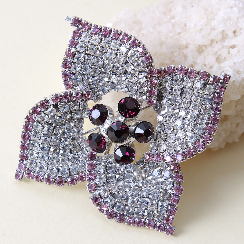 گل سینه زنانه بازرگانی میلادی مدل استیل رنگ ثابت ضد حساسیت فول نگین بدون ریزش کد ACZ_043