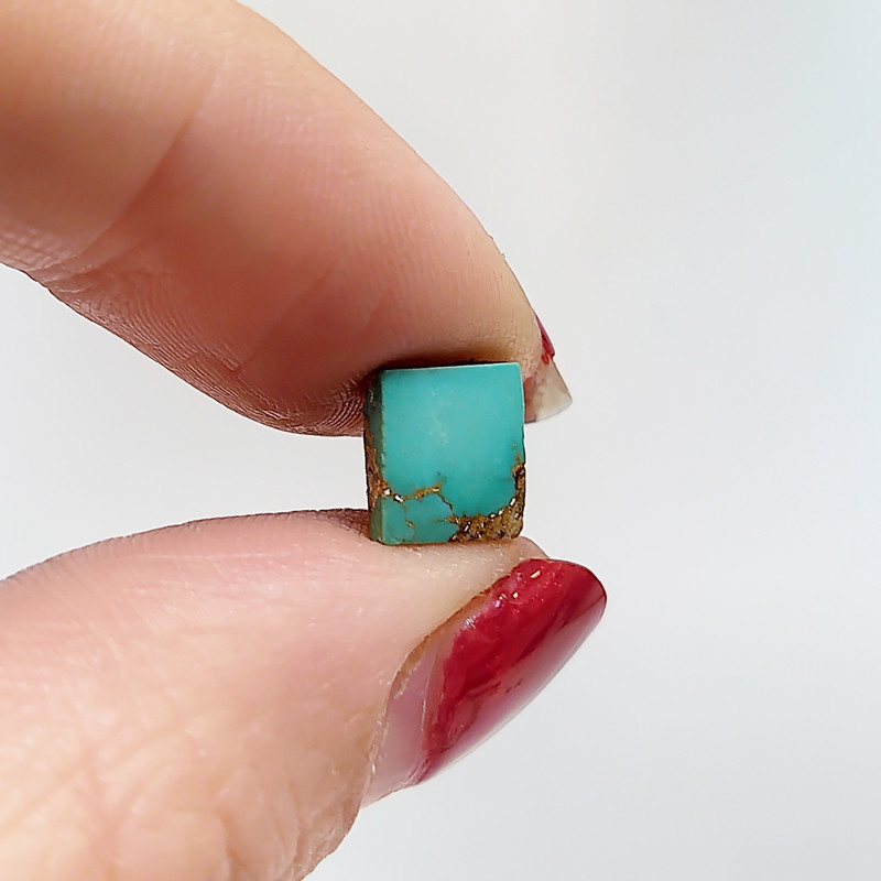 سنگ فیروزه طبیعی و معدنی نیشابور کد NG2768