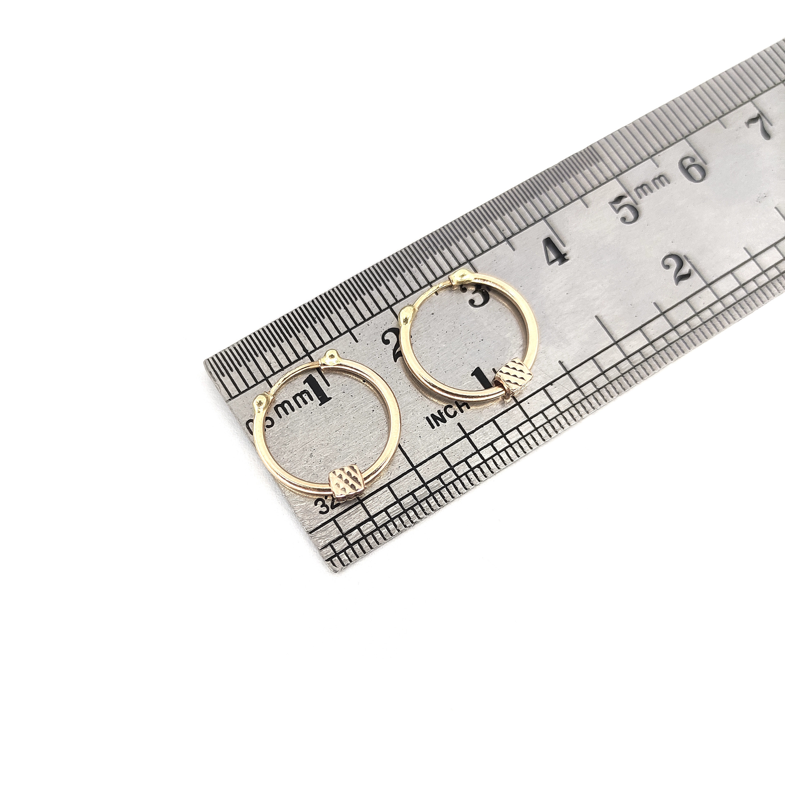 گوشواره طلا 18 عیار دخترانه طلا و جواهرسازی افرا مدل حلقه ای 092