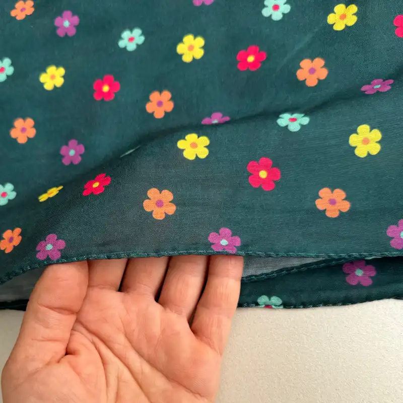 روسری زنانه مدل نخی گل گلی