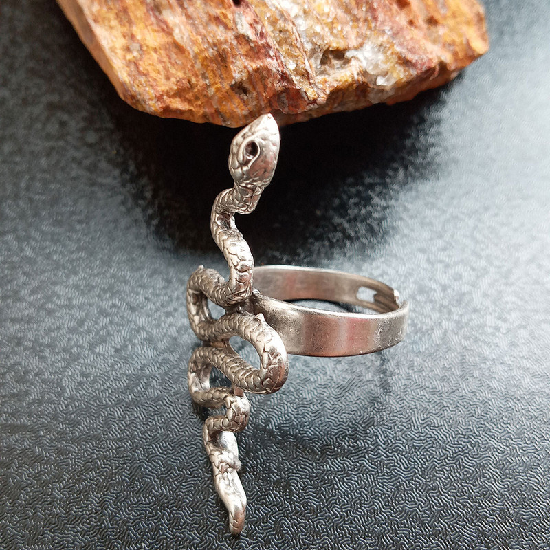 انگشتر زنانه مدل مار کد SN-1400 انگشتر زنانه مدل مار کد SN-1400