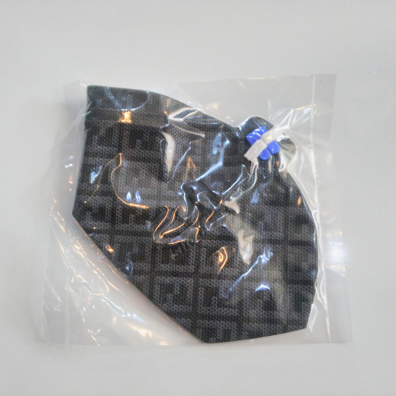 ماسک تنفسی مدل PTI-N95-F-B5 بسته 5 عددی