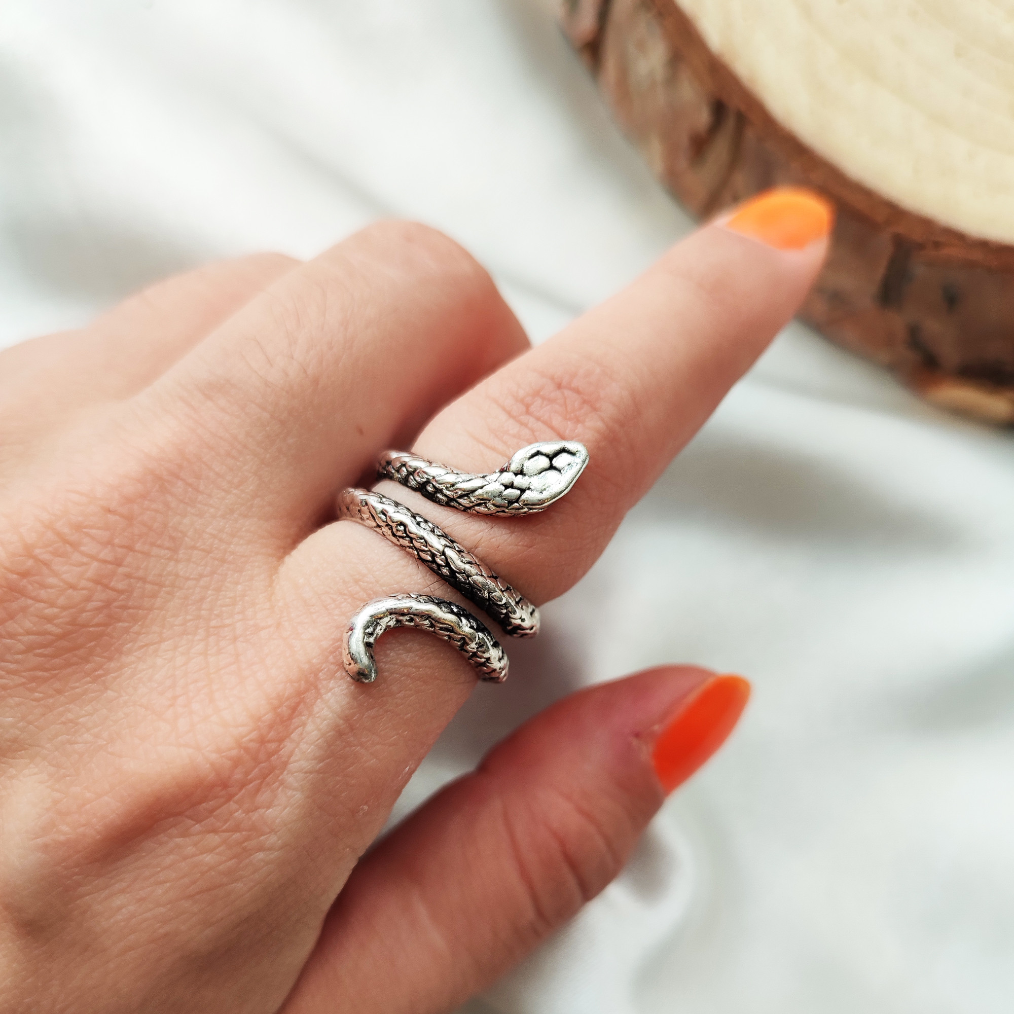 انگشتر زنانه مدل مار کد DA034 انگشتر زنانه مدل مار کد DA034