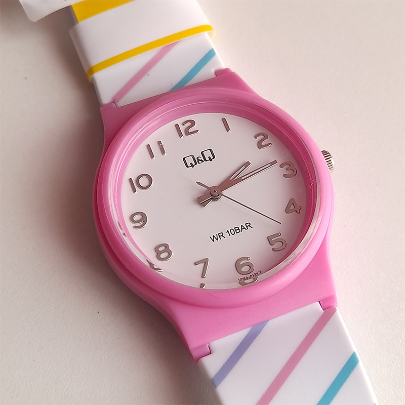 ساعت مچی عقربه ای زنانه کیو اند کیو مدل V06A-013VY ساعت مچی عقربه ای زنانه کیو اند کیو مدل V06A-013VY