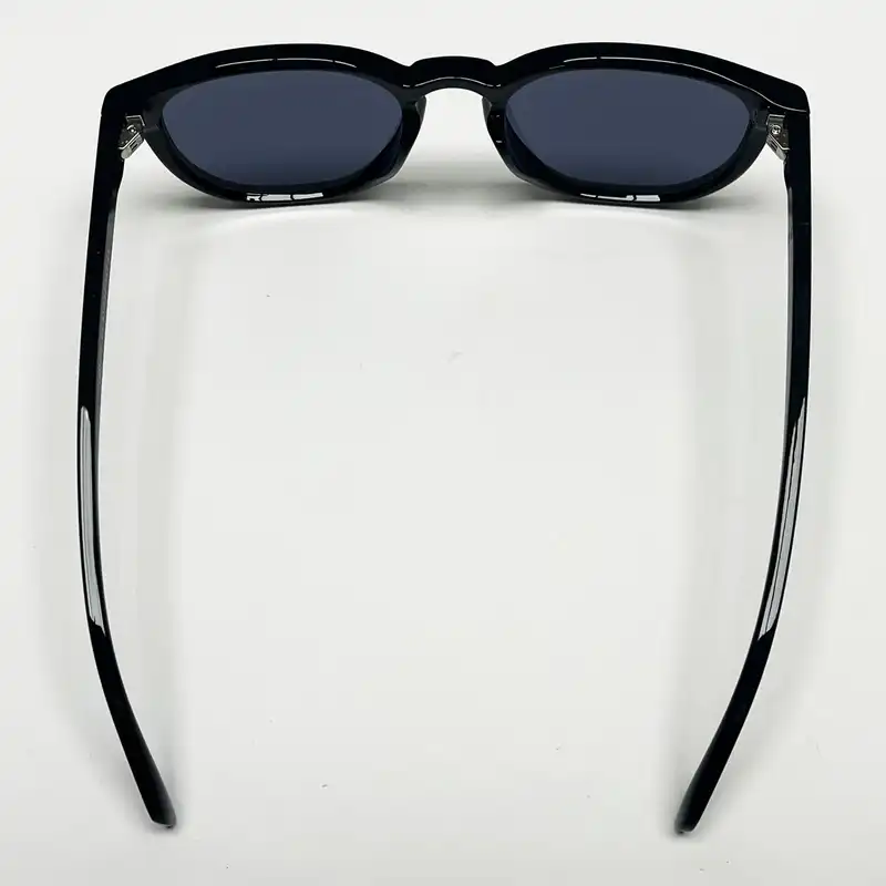 عینک آفتابی آنتونیو باندراس مدل UM1875