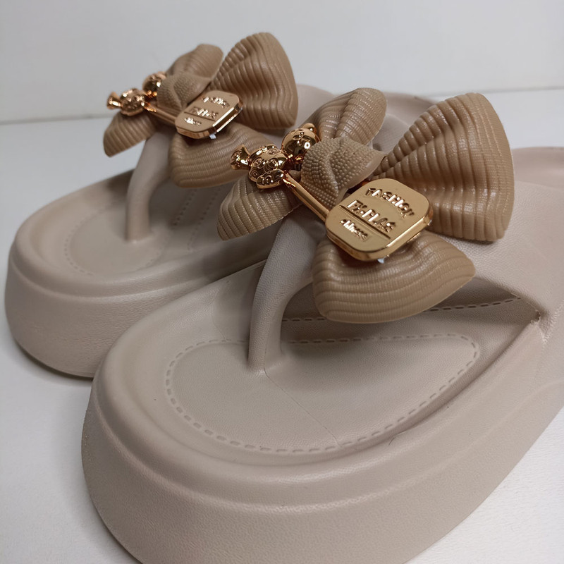 دمپایی لاانگشتی زنانه پاپا مدل آوین کد 1636-CR