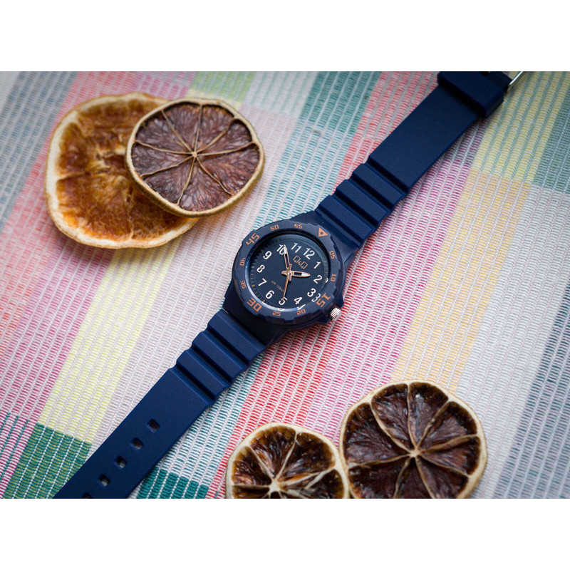 ساعت مچی عقربه ای زنانه کیو اند کیو مدل VR19-018Y