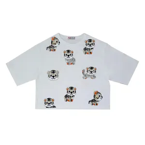 کراپ‌تاپ آستین کوتاه زنانه مدل پلنگی رنگ سفید